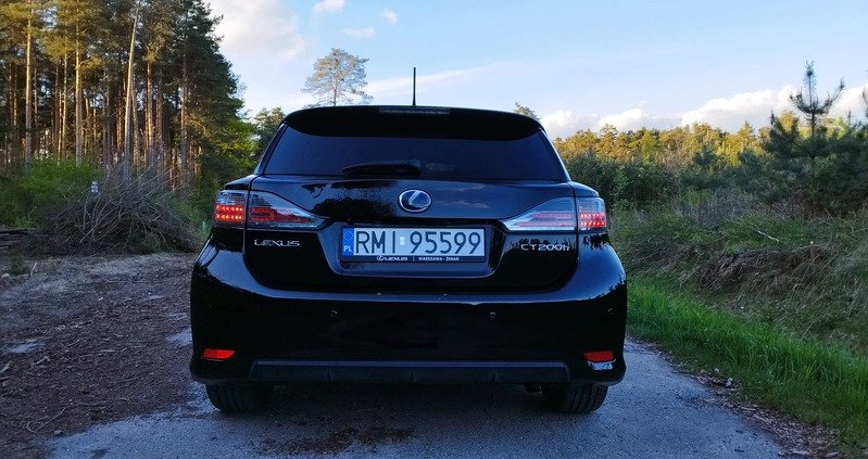 Lexus CT cena 49000 przebieg: 257000, rok produkcji 2011 z Przecław małe 137